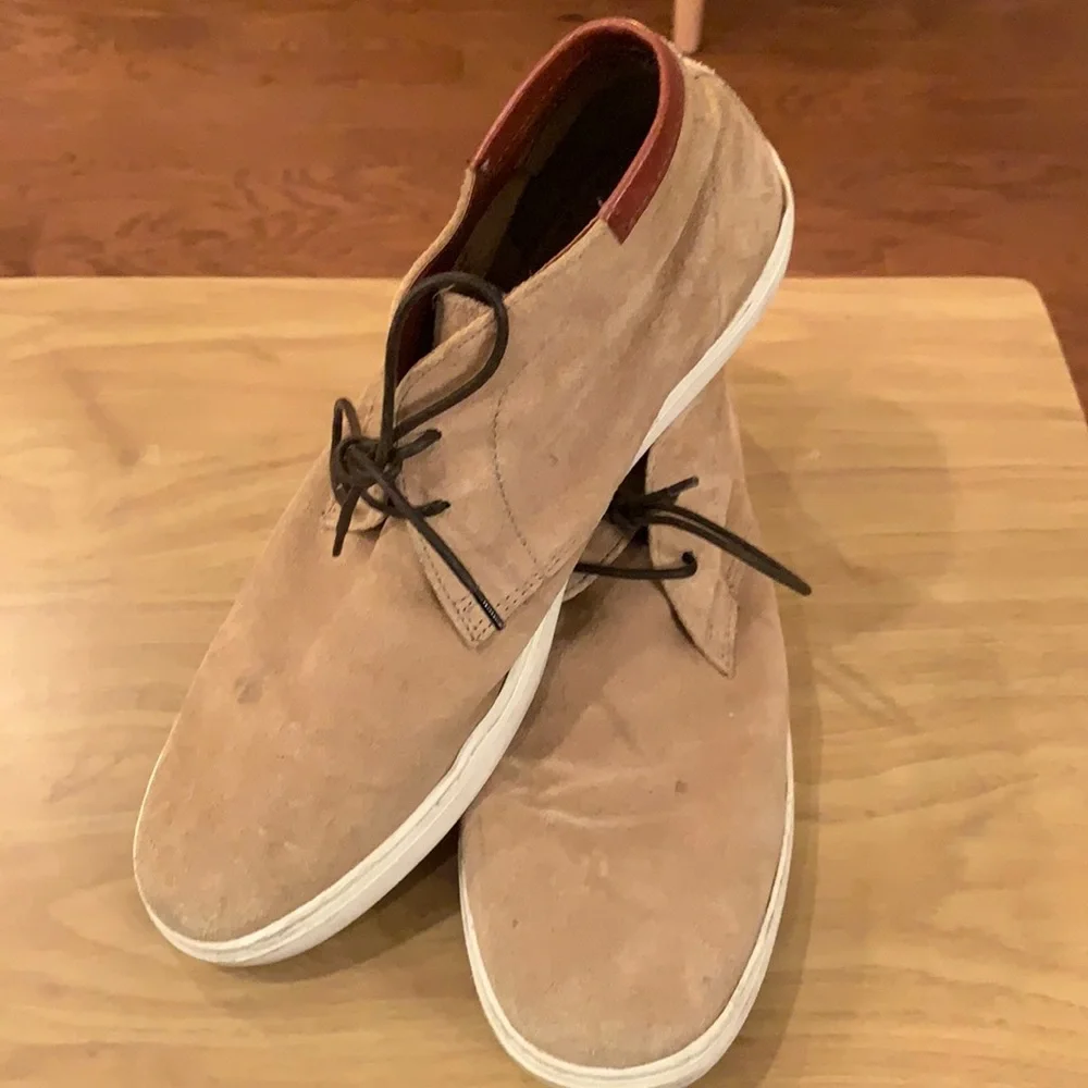 Kenneth Cole Men's Tan Suede Chukka Boots Size 10 Hybrid Sneaker Sole Fair